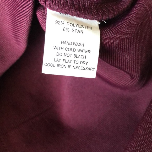 Women’s size medium Windsor wine color mini skirt - Picture 7 of 11